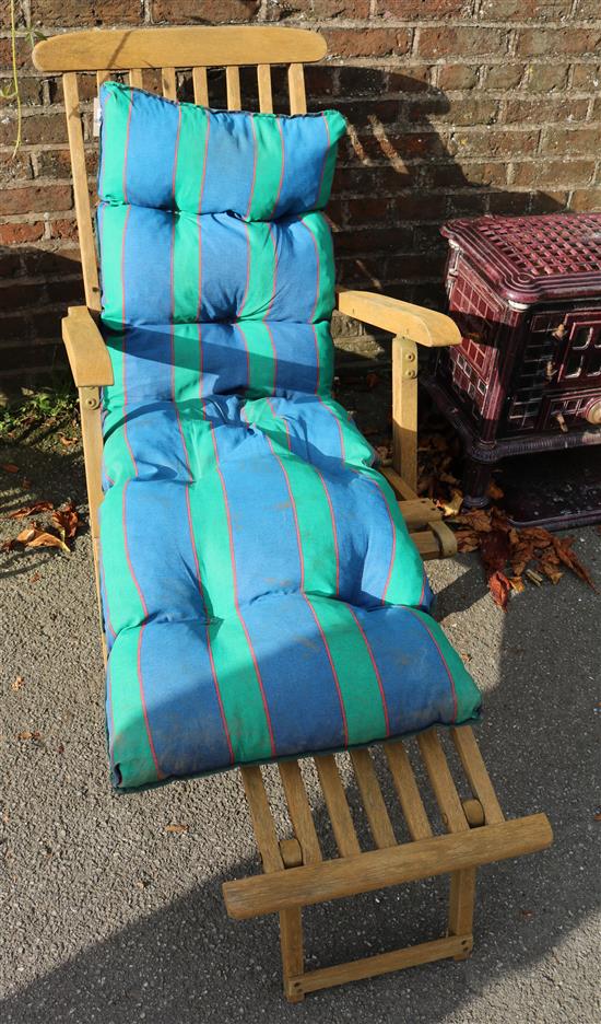 Steamer chair(-)